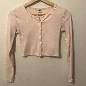 aritzia light pink button up